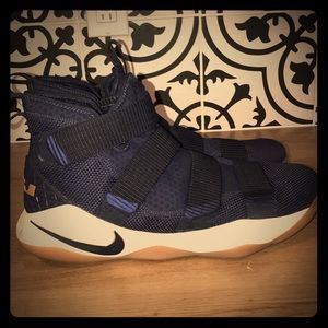 LeBron Eleven Soldiers